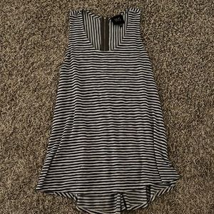 Striped tunic with zipper